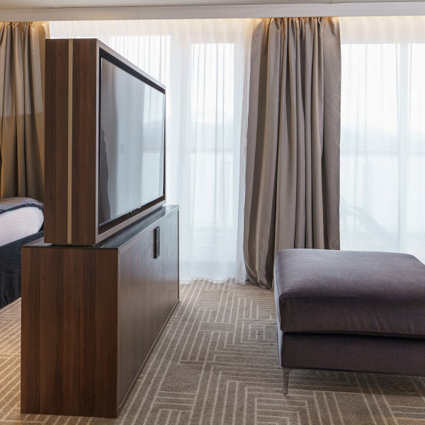 Ultramarine Terrace Suite