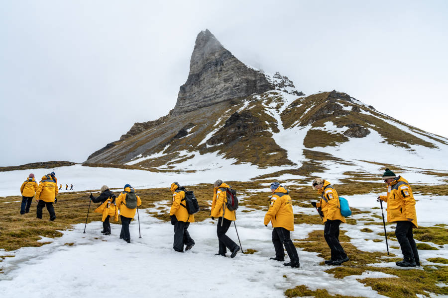 Svalbard in Spring: Sea Ice, Pristine Snow and Wildlife