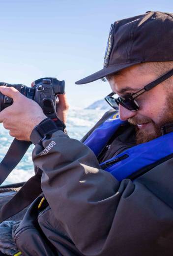 Arctic vs. Antarctic: Identifying the Differences