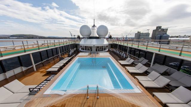 Pool and Jacuzzi