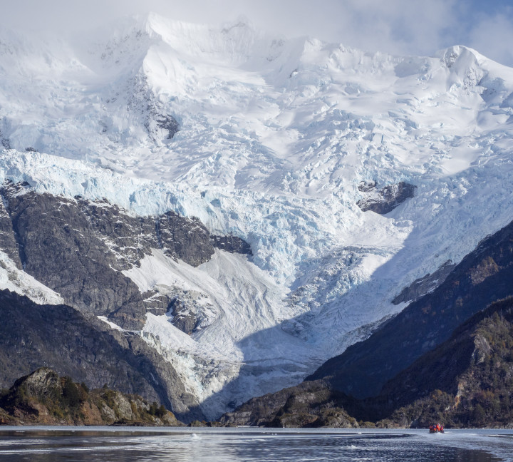 The image shows the Runeberg Glacier in Auer Fjord.