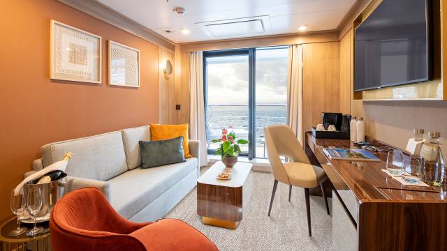 Deluxe Suite